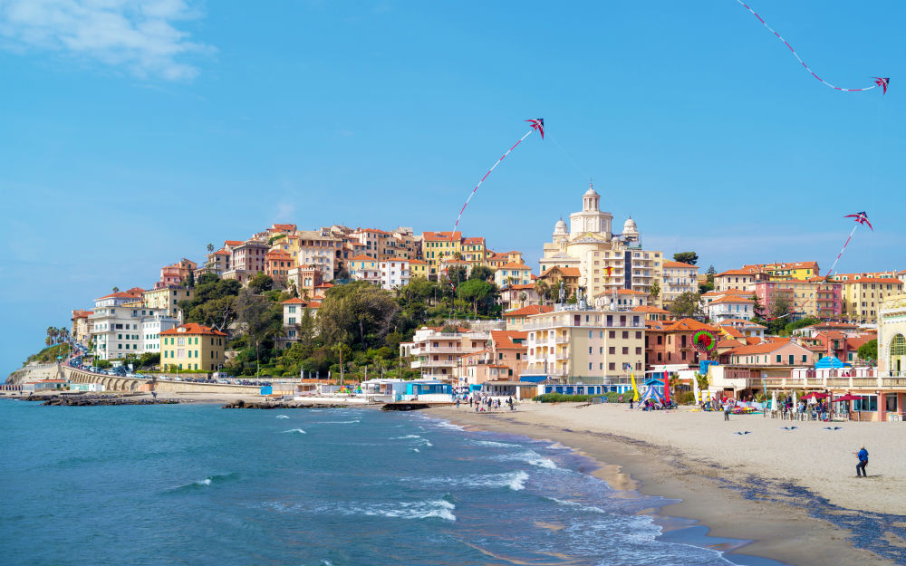 Taggia avvia le procedure comparative per le concessioni demaniali marittime degli stabilimenti balneari