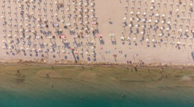 Quanta spiaggia è in concessione? La mappa nazionale, spiaggia per spiaggia